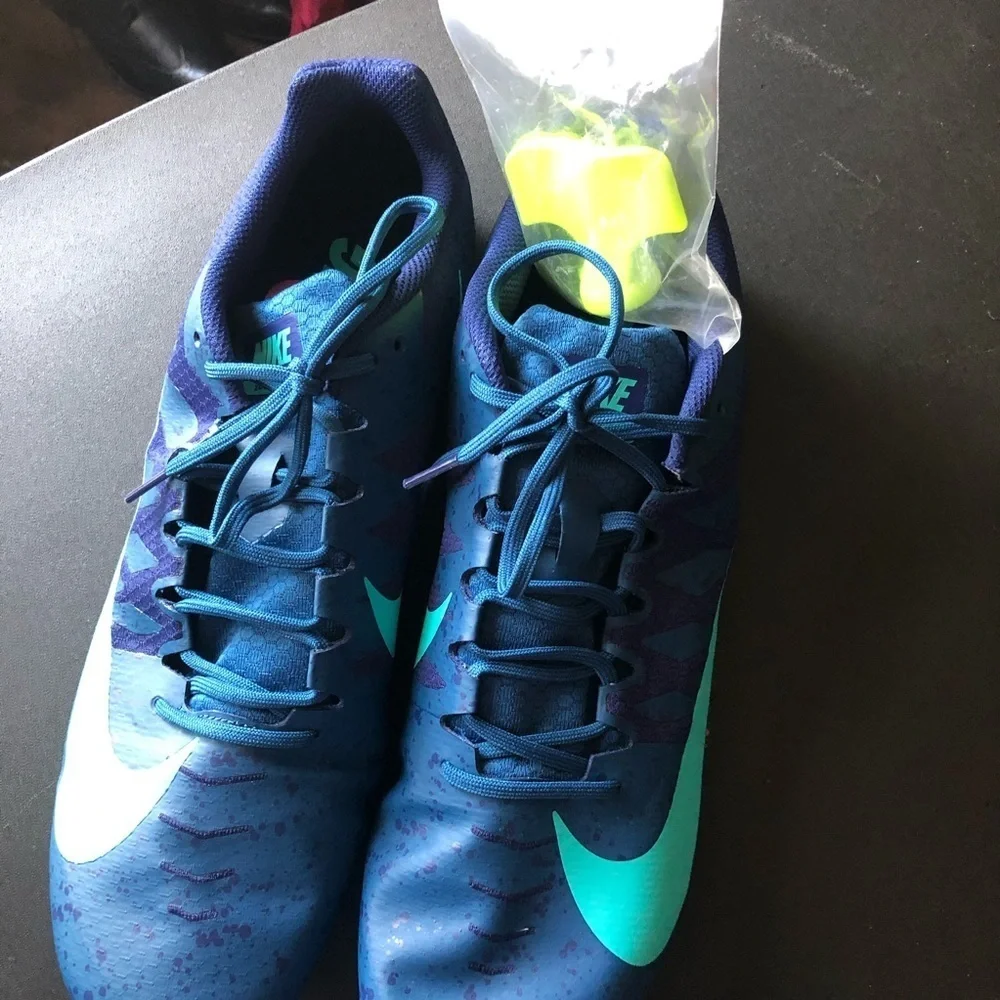Nike zoom rival
